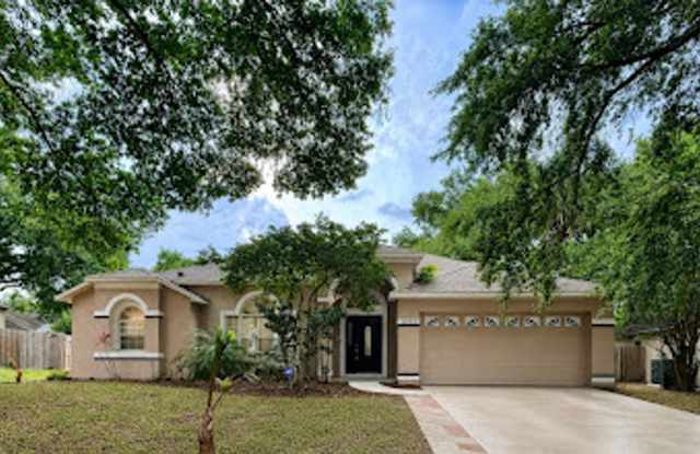 Large and Spacious 4/2 in Ideal Location! photos photos