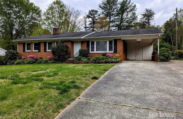 2252 Country Club Road - 2252 Country Club Road, Lincolnton, NC 28092