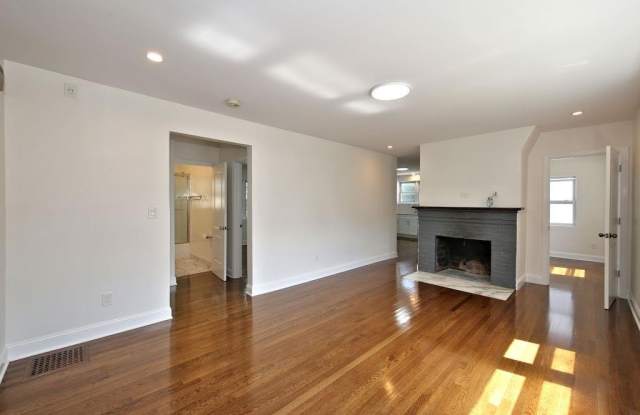 139 Waverly Avenue Gallery 2