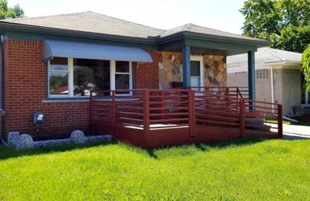 24592 GROVE Avenue Gallery 2