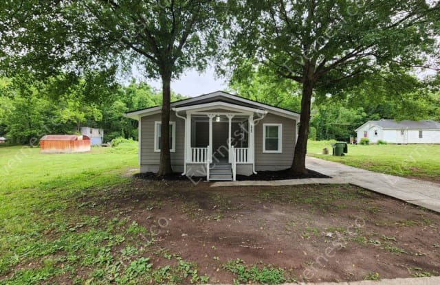 908 Davis St - 908 Davis Street, Monroe, GA 30655