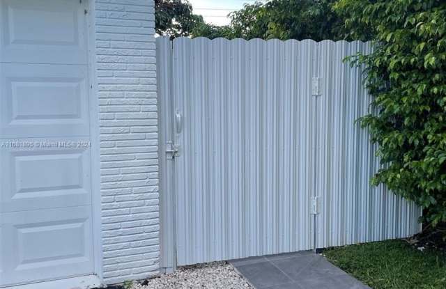 5840 SW 89th Ct Gallery 2