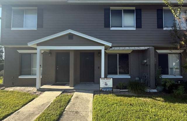 Charming Two-Story Townhome in Winter Springs - MOSS COVE TOWNHOMES - 102 Kristi Ann Court, Winter Springs, FL 32708