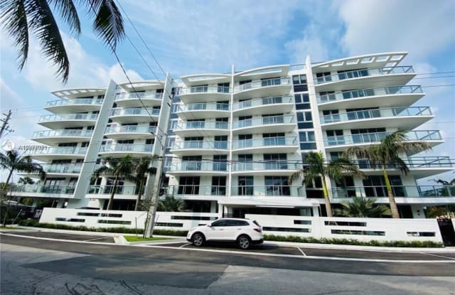 13800 Highlands Dr - 13800 Highland Dr, North Miami Beach, FL 33181