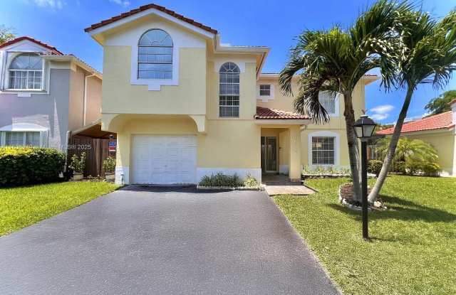 10245 NW 57th St photos photos