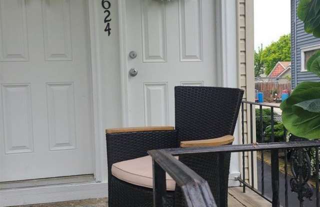 624 Madison Avenue photos photos