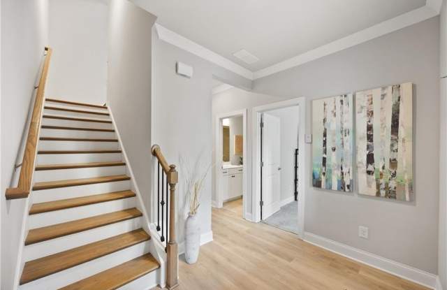504 Hampton Crossing Gallery 3
