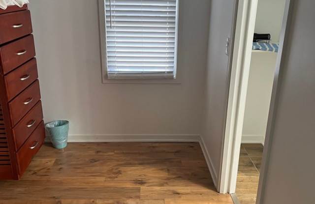 Three Pearls photos photos Three Pearls photos photos