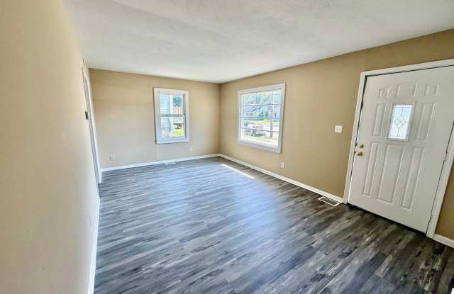 2 Bedroom House! Gallery 3