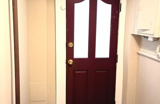 Modern Capitol Hill Location Basement Newly Renovated Unit with 1 Bedroom, 1 Bathroom, Gallery 3