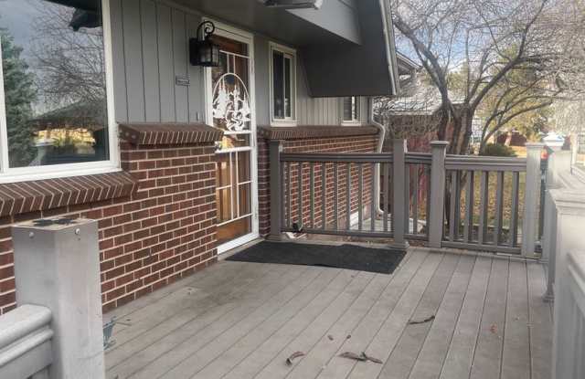 Charming and Updated 3 bed w/ Basement home in fantastic location! Gallery 3
