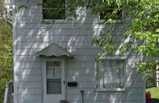 Charming 3BR House in Clairton photos photos