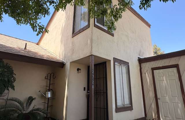 2 bedroom, 2 bath townhome near Mooney Blvd Gallery 3