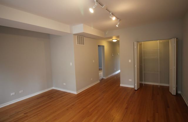 6449 N Claremont Ave Gallery 3
