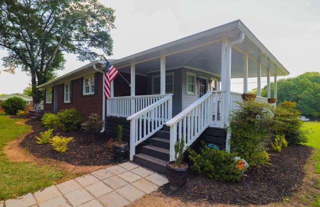 Beautiful 3 Bedroom Home in Central, SC photos photos