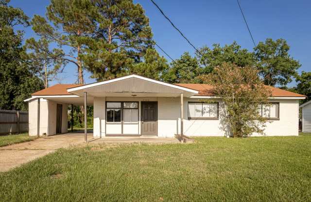 Cute 3 Bedroom Rental Gallery 4