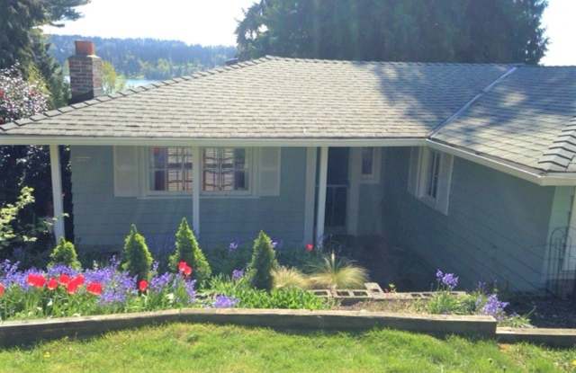 17707 1/2 Bothell Way NE - 17707 1/2 Bothell Way NE, Lake Forest Park, WA 98155