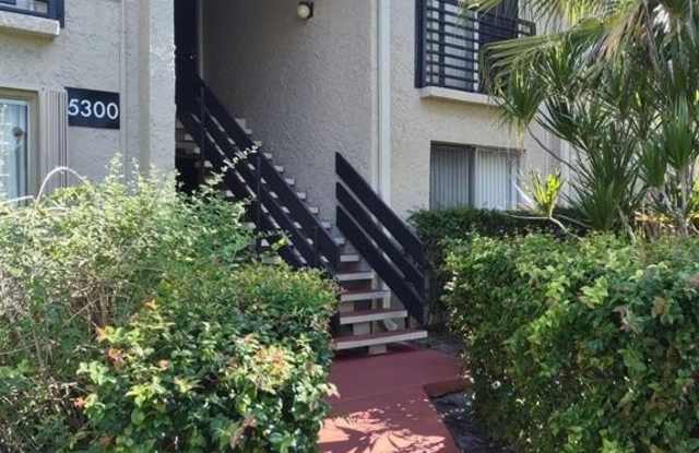 5300 NE 6 AVE photos photos
