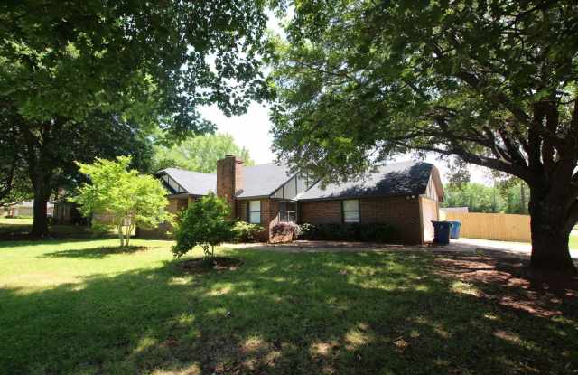 Available! Beautiful 3 bedroom in Whitehouse! Gallery 4