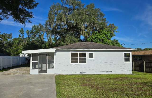 1303 Ferrell St Plant City, FL 33563 MOVE IN SPECIAL!! $250 off 1st Months Rent!!! - 1303 North Ferrell Street, Plant City, FL 33563