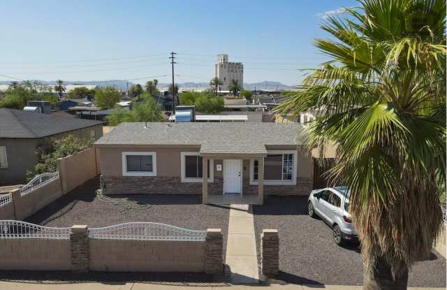 2Bed/2Bath House at Van Buren St/27th Ave! Move-In Ready on 10/15/2026! – NO HOA! RV GATE! Gallery 4