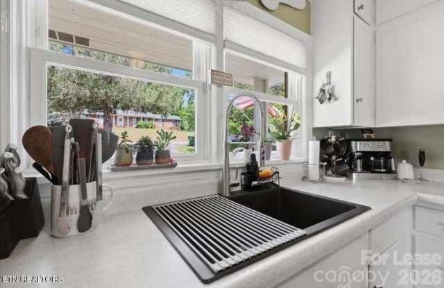 1604 Linda Lane Gallery 4