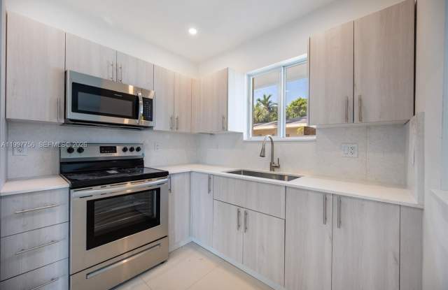 1080 NE 80th St photos photos