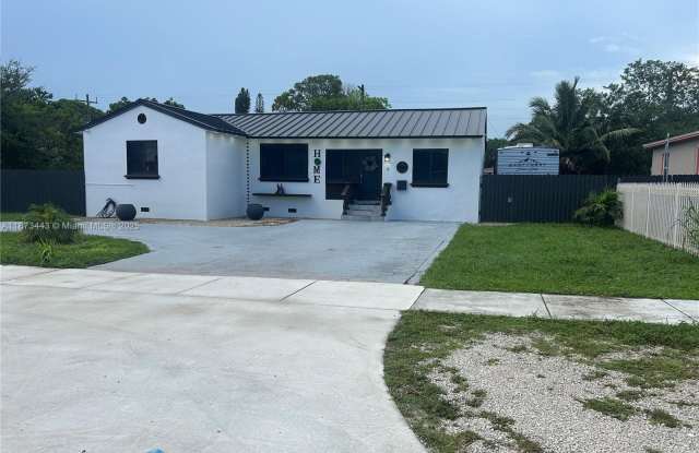 1240 Peri St photos photos