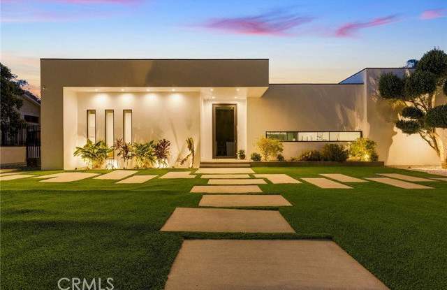 20141 Wells Drive Gallery 1