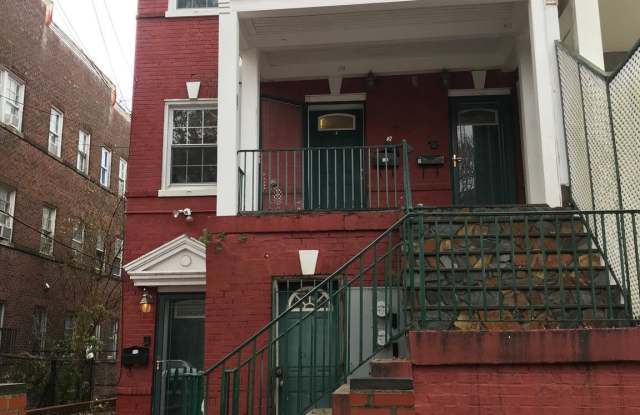 4022 NW 14TH STREET NW Gallery 2