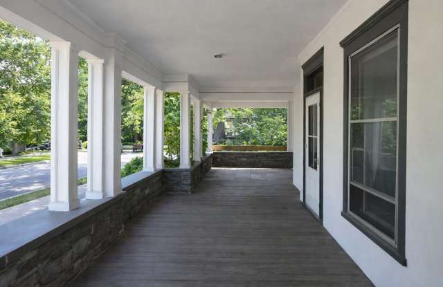 1100-5TH Gallery 4