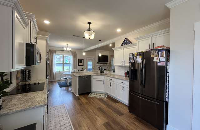 445 Crestwicke Ct Gallery 4