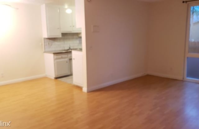 633 N Sweetzer 3 Gallery 2