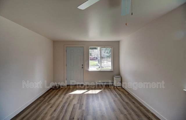 661 8th Avenue East North - 5 photos photos