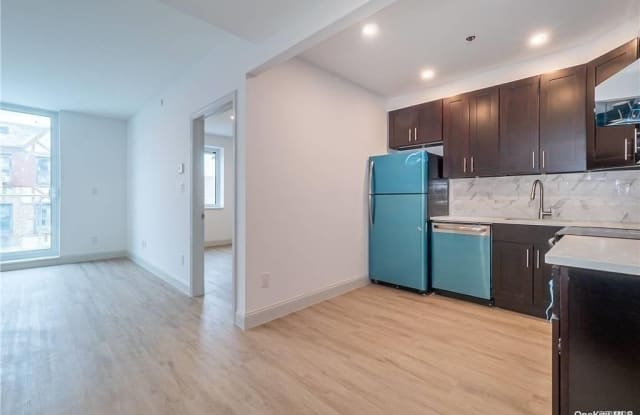 88-56 162 Street - 88-56 162 St, Queens, NY 11432