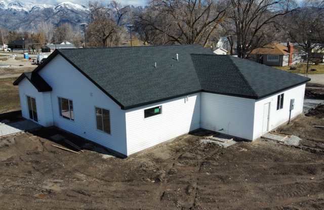 2305 N 3900 W Gallery 3
