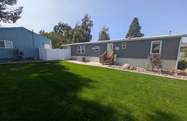 3 bedroom 2 bath Orchards house with SHOP! photos photos