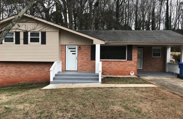 919 Slash Pine Rd - 919 Slash Pine Road, Forest Park, GA 30297