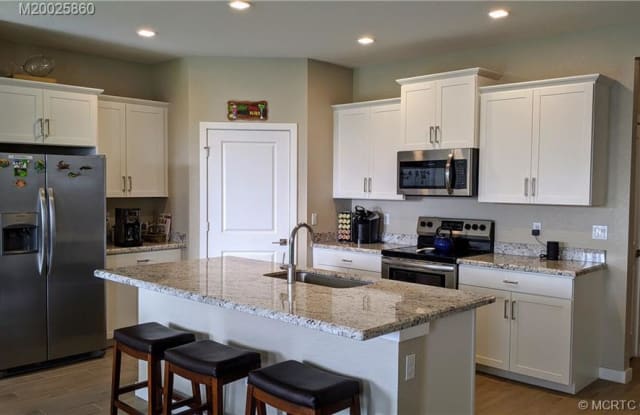 3014 NE SKYVIEW Lane - 3014 NE Skyview Ln, Jensen Beach, FL 34957