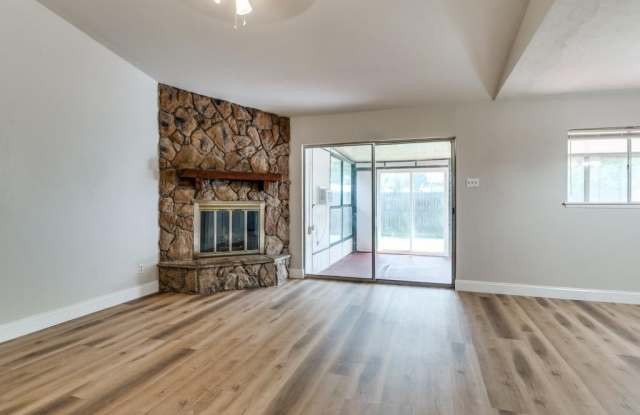 1008 Cross Bend Road Gallery 2