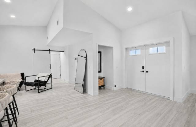 16709 SW 5th Court Gallery 2