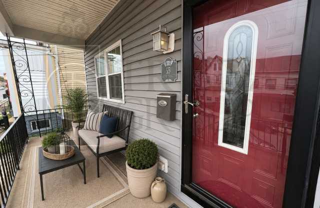 Avail Sept 1: Mt Washington Single Family Home w/ FENCED YARD, Off Street Parking, AC, Laundry, DW, Pets OK! photos photos