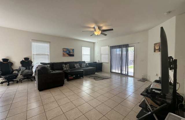 7022 East Calle Arco Iris Gallery 4