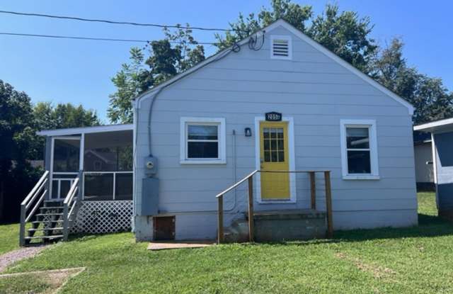 2 BR Belmont Area Cottage  Heart of Downtown photos photos