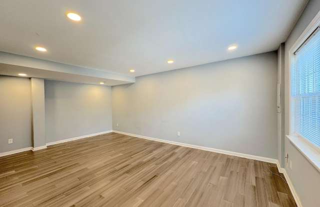 9819 HAGEL Circle Gallery 3