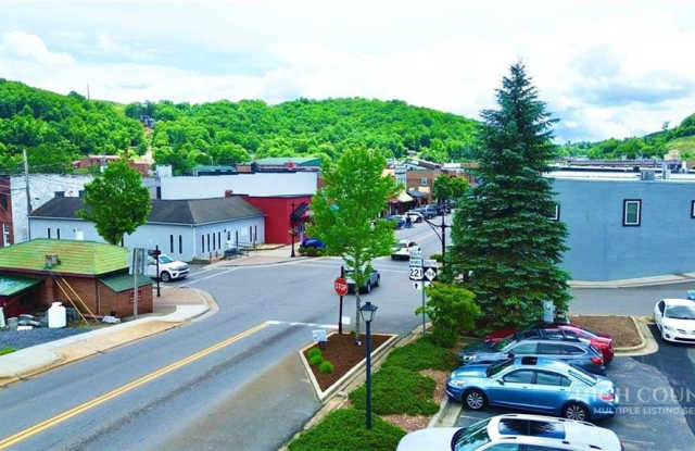 300 N Jefferson Avenue Gallery 2