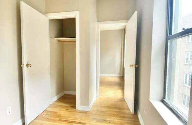 318 East 78th Street Gallery 3
