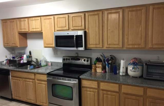 26 MAPLE HOLLOW CT Gallery 4