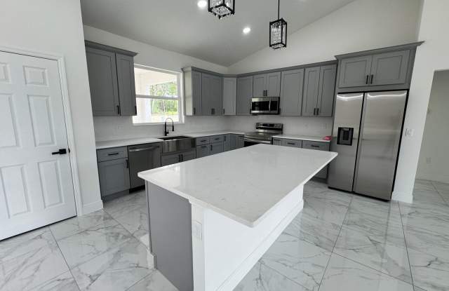 BRAND NEW CONSTRUCTION HOME FOR RENT Gallery 4
