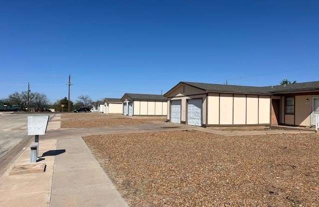 419 1/2 36th Place - 419 1/2 36th Place, Snyder, TX 79549